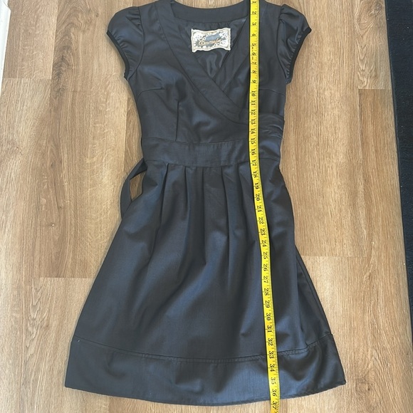 Emmelee women’s sleeveless pleated gray dress with black trim Size S - Picture 11 of 11